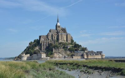Quels sont les fonctions du Mont-saint-Michel ?